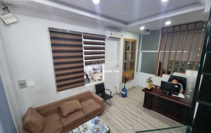 Nhà Trịnh Hoài Đức, ngay Vincom Plaza, ô tô tận cửa, 2T, ngang 6m, 75m2, nhỉnh 6 tỷ